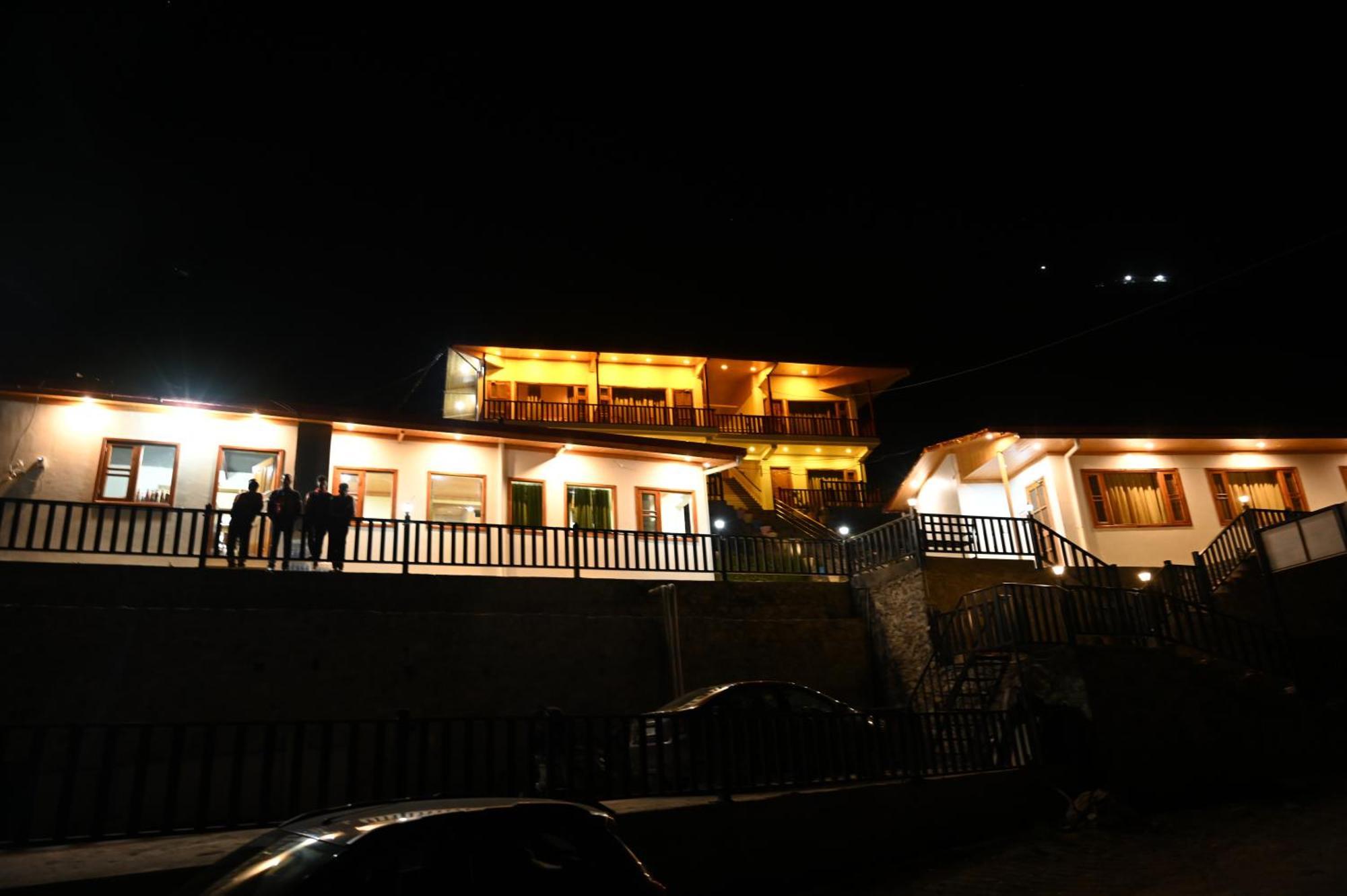 The Vintage Hill Village - Himalayan Boutique Resort Канатал Екстер'єр фото